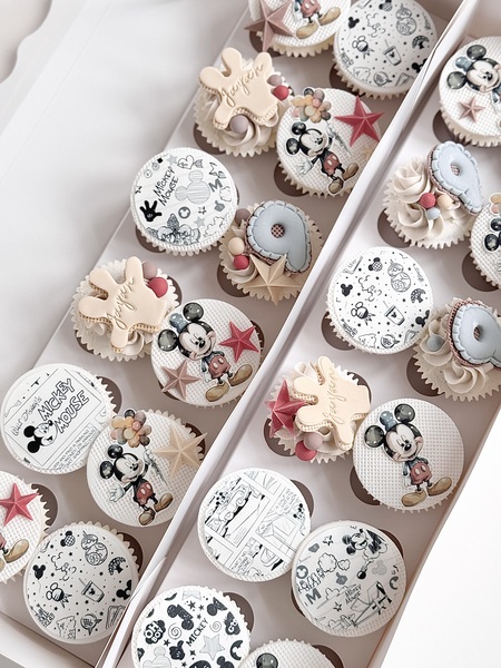 Cup cakes 6